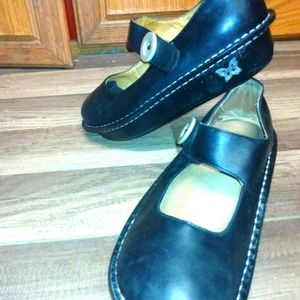 Allegra Black 7.5 Shoes